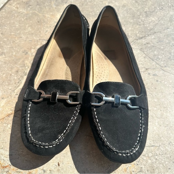 Liz Claiborne Black Loafers with Silver Accent - Picture 2 of 5